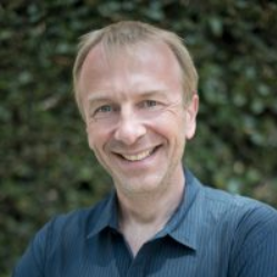 Photo of Peter Kuhn, PhD, Director, USC Michelson CSI-Cancer; Deanâ€™s Professor of Biological Sciences; Professor of Biological Sciences, Medicine, Biomedical Engineering, and Aerospace and Mechanical Engineering, University of Southern California