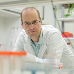 Photo of Nir London, Associate Professor, Chemical and Structural Biology, Weizmann Institute of Science
