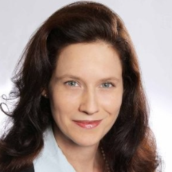 Photo of Stephanie Oestreich, Managing Director, Myeloma Investment Fund of the MMRF