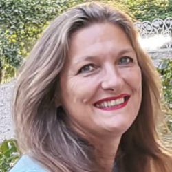 Photo of Eva Rohde, MD, Chair, Transfusion Medicine, Director GMP Unit, Spinal Cord Injury and Tissue Regeneration Center Salzburg (SCI-TReCS), Paracelsus Medical University Salzburg , Chair, Transfusion Medicine, Director GMP Unit , Spinal Cord Injury and Tissue Regeneration Center Salzburg (SCI-TReCS) , Paracelsus Medical University Salzburg