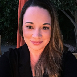 Photo of Laura Russell, Senior Vice President & Head of Data & AI Products, Advarra
