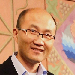 Photo of Joshua Xu, PhD, Branch Chief for Research to Review, Division of Bioinformatics & Biostatistics, FDA NCTR